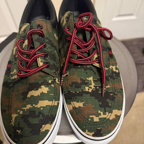 Shoes/ sneakers - Picture 5 of 5